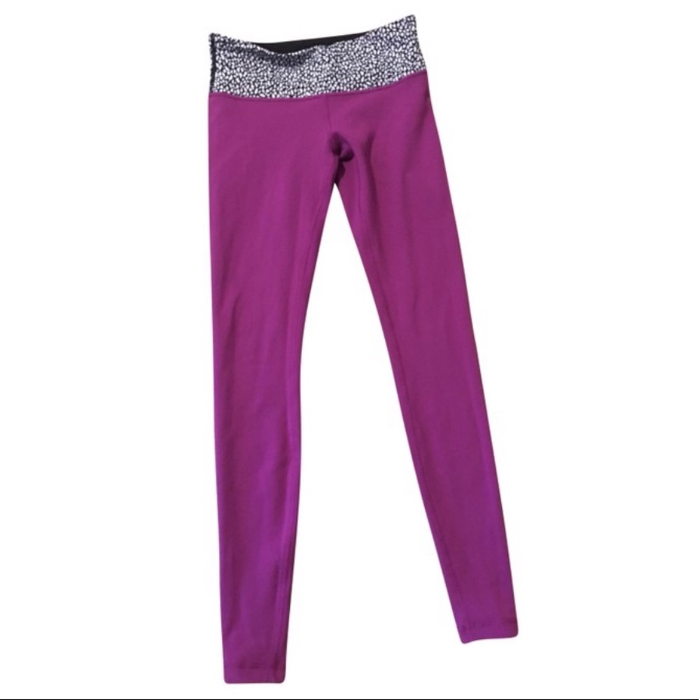 Black/ dark pink reversible Lululemon leggings